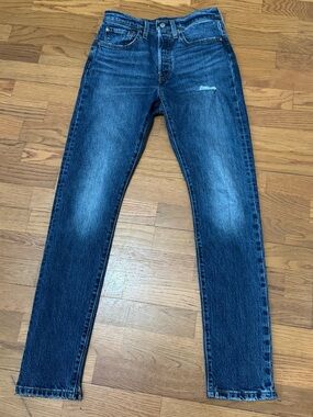 Levi's women’s high rise Skinny Jeans in Dark Blue Wash size 26x32